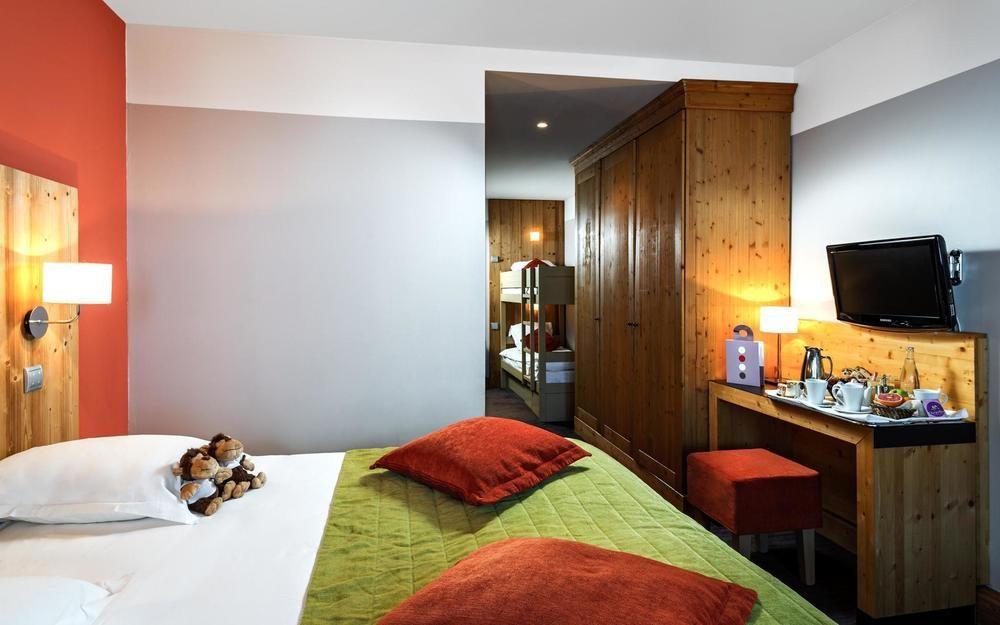 Hotel Les Bruyeres Les Menuires Esterno foto