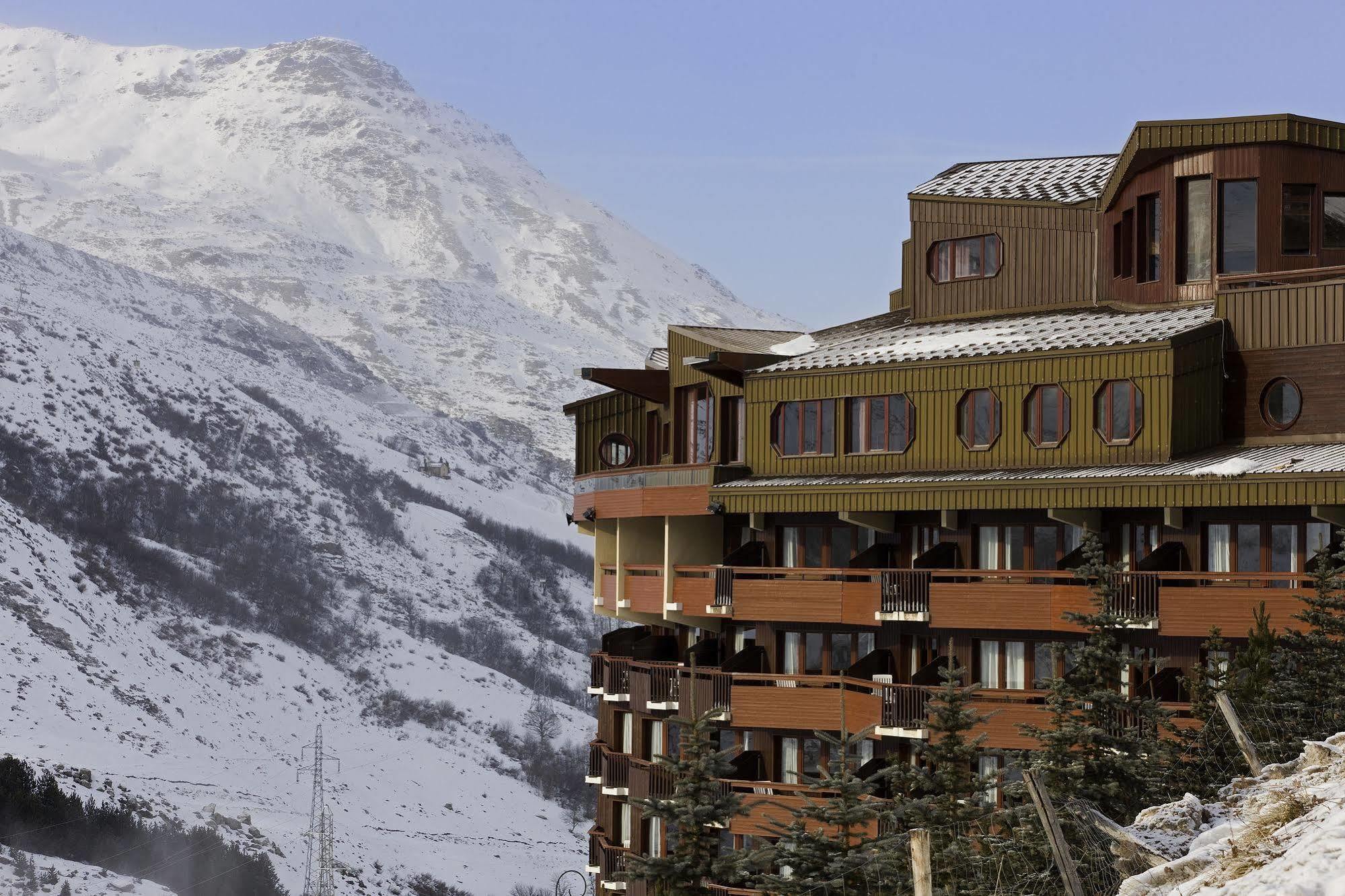 Hotel Les Bruyeres Les Menuires Esterno foto