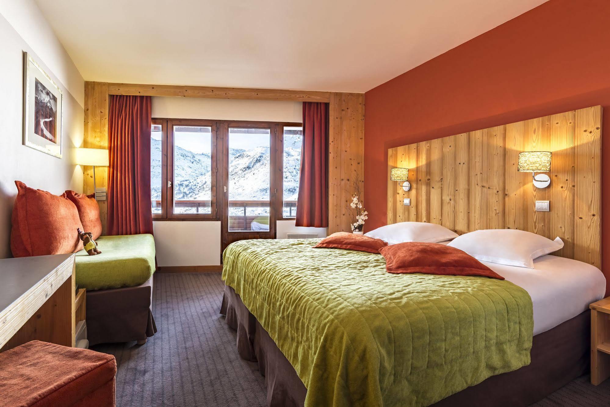 Hotel Les Bruyeres Les Menuires Esterno foto